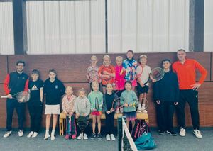 Gruppenfoto mit Kindern